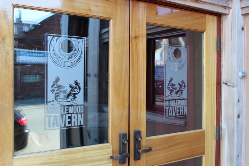 Minglewood Tavern - GlassEtch Lettering